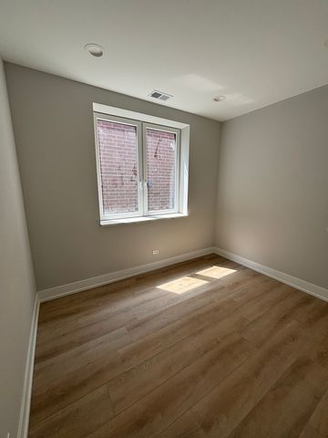 3218 N KARLOV Avenue 2, Chicago, IL 60641