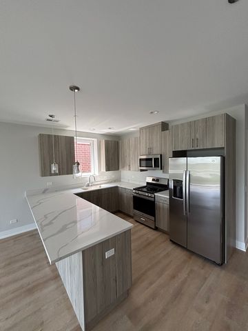 3218 N KARLOV Avenue 2, Chicago, IL 60641