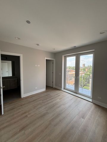 3218 N KARLOV Avenue 2, Chicago, IL 60641