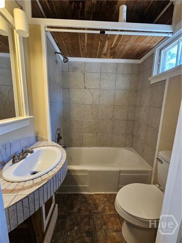 22 W 59th Street, Savannah, GA 31405