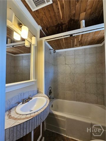 22 W 59th Street, Savannah, GA 31405