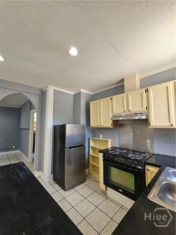 22 W 59th Street, Savannah, GA 31405