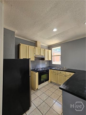 22 W 59th Street, Savannah, GA 31405