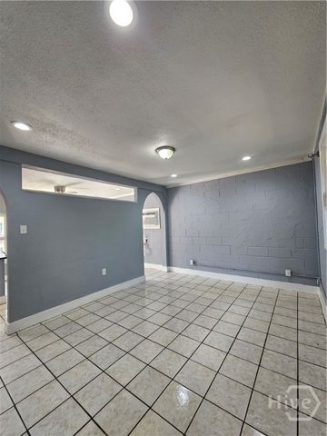 22 W 59th Street, Savannah, GA 31405