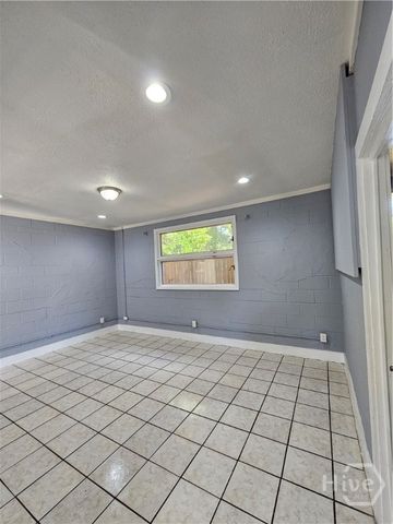 22 W 59th Street, Savannah, GA 31405