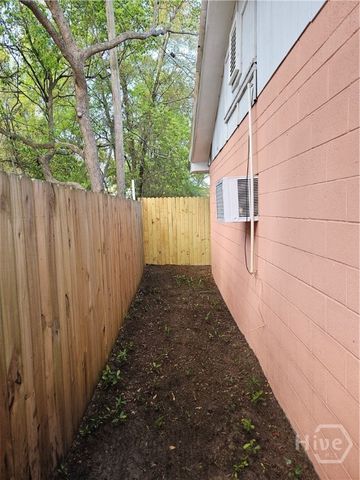 22 W 59th Street, Savannah, GA 31405
