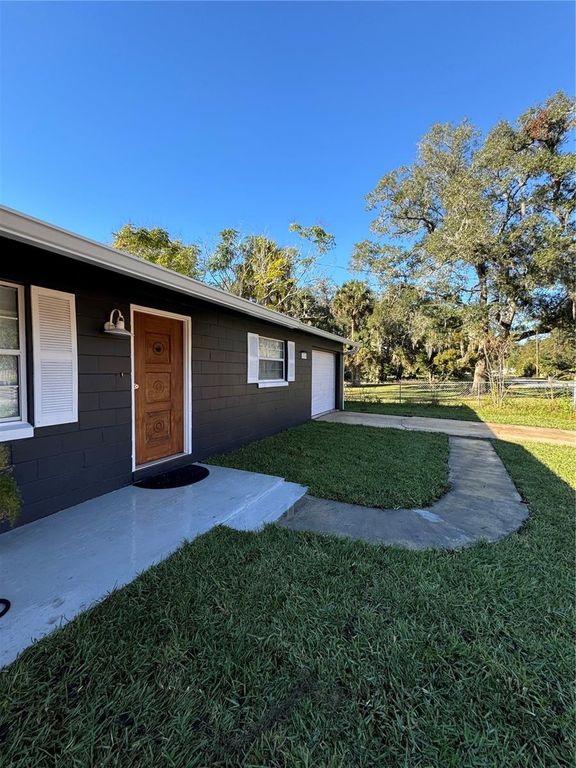 Image 2 of property listing at 1110 FATIO ROAD, Deland, FL 32720