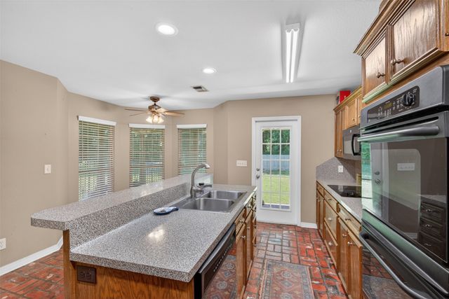 8695 Shane Lane, Keithville, LA 71047