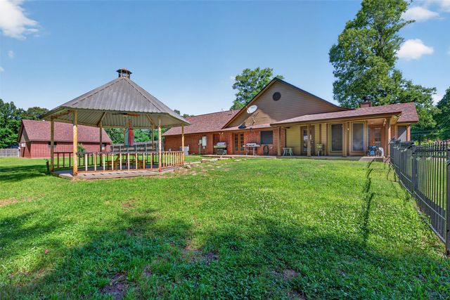8695 Shane Lane, Keithville, LA 71047
