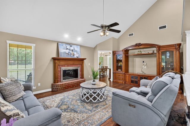 8695 Shane Lane, Keithville, LA 71047