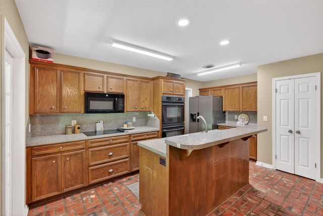 8695 Shane Lane, Keithville, LA 71047