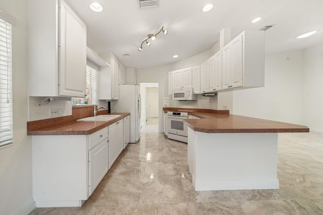 3214 Verdmont Lane, Wellington, FL 33414
