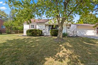 23870 Beacon Drive, Farmington, MI 48336