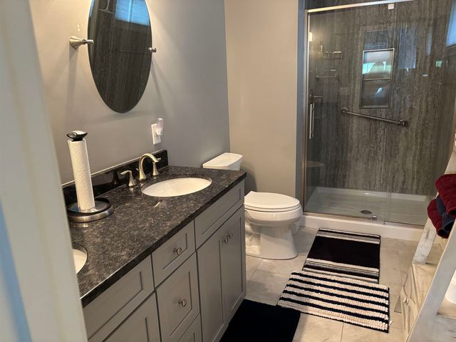 6 Dunstable Circle, Merrimack, NH 03054