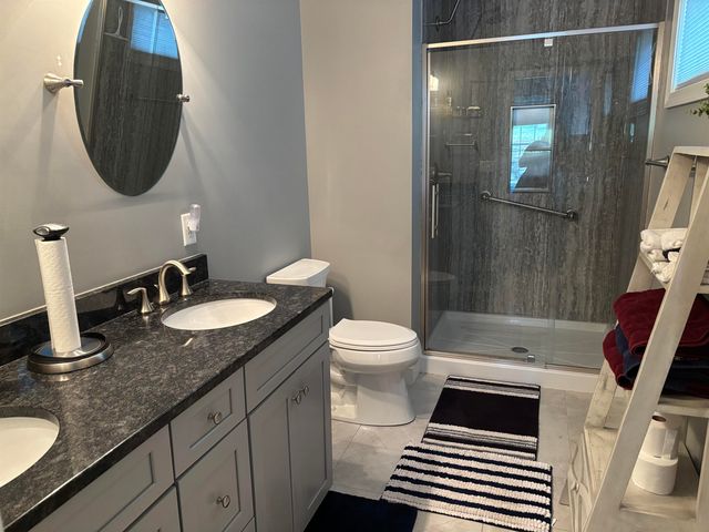 6 Dunstable Circle, Merrimack, NH 03054