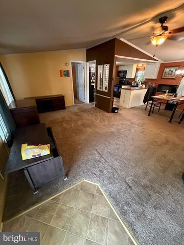 105 DOVEFIELD DR, Lancaster, PA 17603