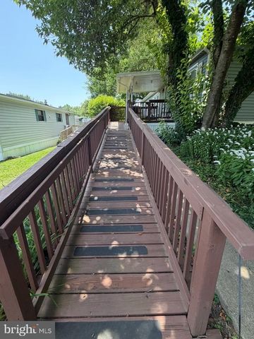 105 DOVEFIELD DR, Lancaster, PA 17603