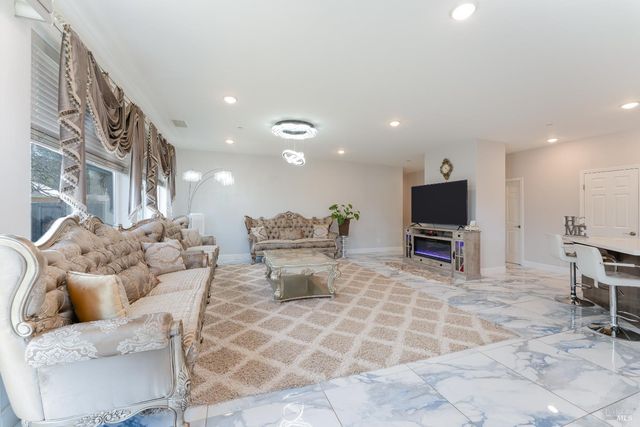 1407 Brothers Ln, Willits, CA 95490