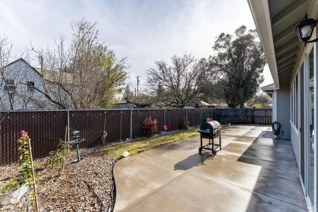 1407 Brothers Ln, Willits, CA 95490