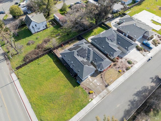 1407 Brothers Ln, Willits, CA 95490