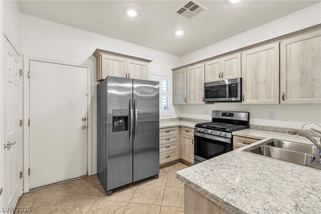 7940 Golden Warbler Street, North Las Vegas, NV 89084