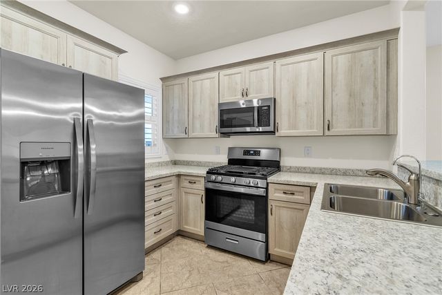 7940 Golden Warbler Street, North Las Vegas, NV 89084