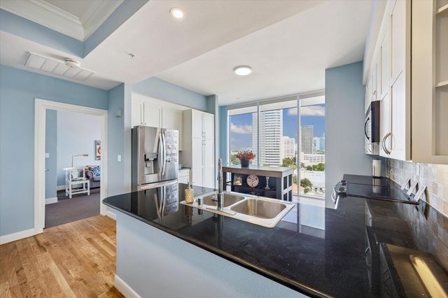 3333 Allen Parkway 1102, Houston, TX 77019