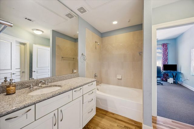 3333 Allen Parkway 1102, Houston, TX 77019