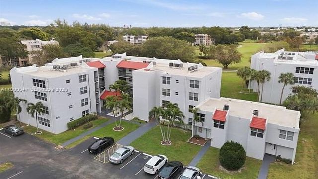 9421 Evergreen Pl 103, Davie, FL 33324