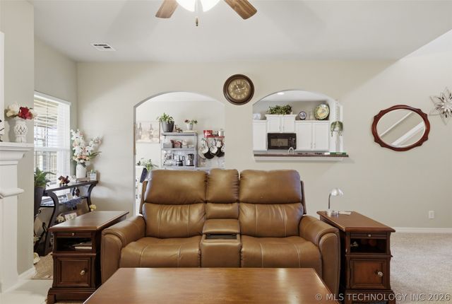 380 E 148th Street S, Glenpool, OK 74033