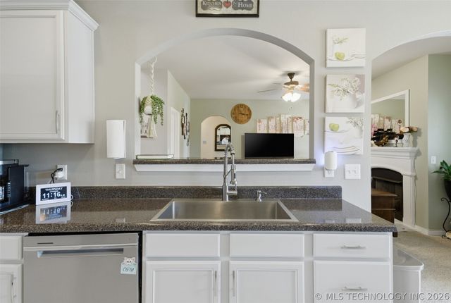 380 E 148th Street S, Glenpool, OK 74033