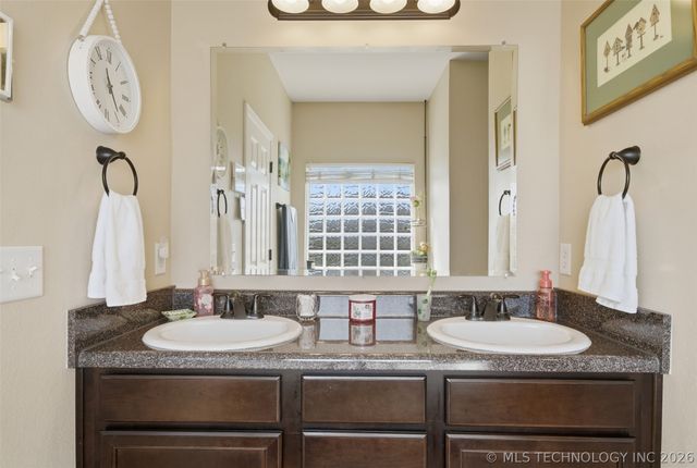 380 E 148th Street S, Glenpool, OK 74033