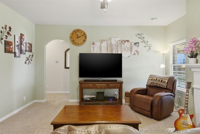 380 E 148th Street S, Glenpool, OK 74033