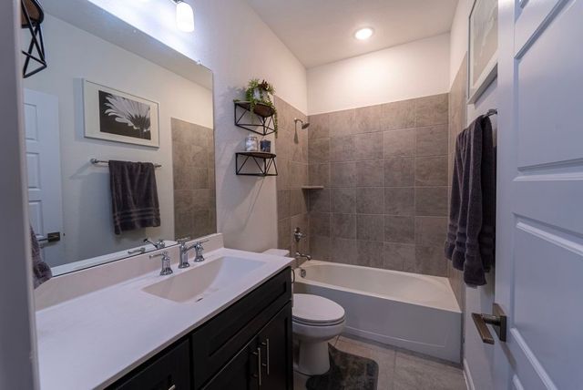 1120 Stallion Lane, Justin, TX 76247