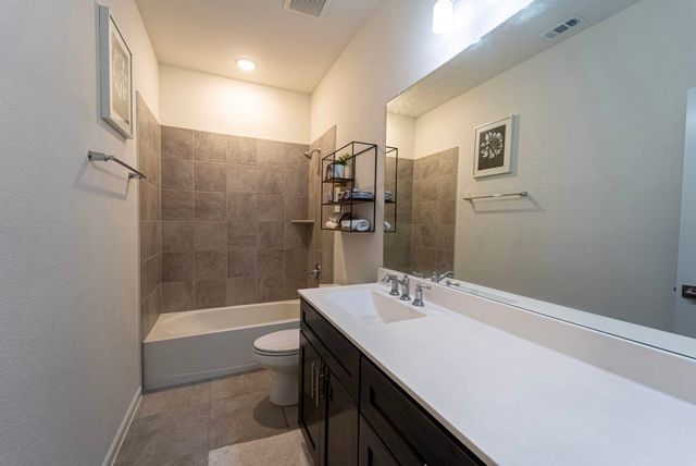 1120 Stallion Lane, Justin, TX 76247