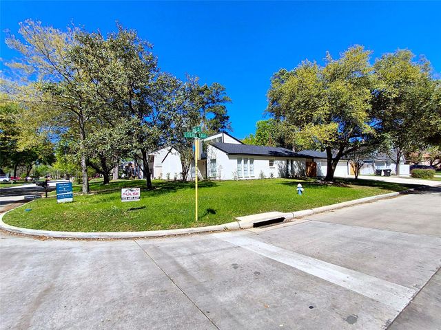 16402 Lobo Lane, Spring, TX 77379