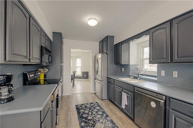 1708 SE 7th Terrace, Lee's Summit, MO 64063