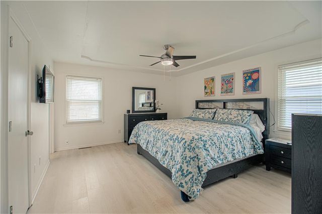 1708 SE 7th Terrace, Lee's Summit, MO 64063