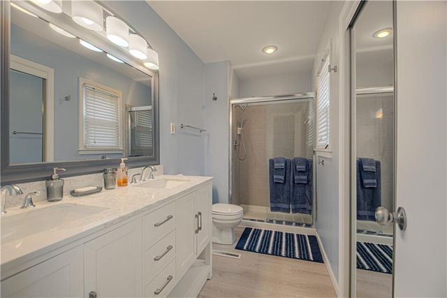 1708 SE 7th Terrace, Lee's Summit, MO 64063