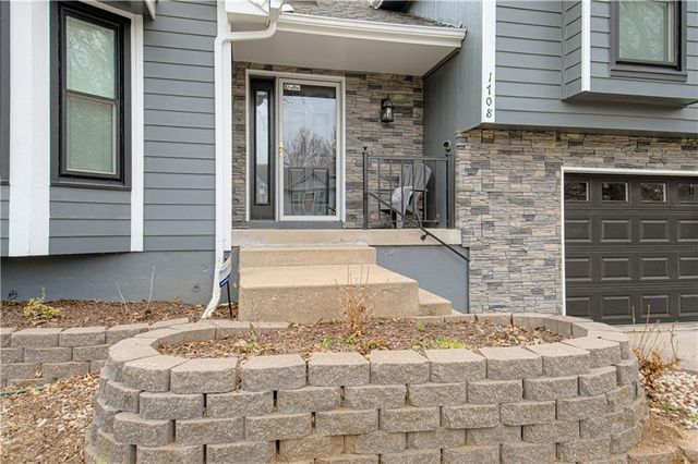 1708 SE 7th Terrace, Lee's Summit, MO 64063