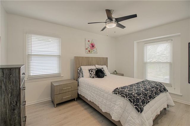 1708 SE 7th Terrace, Lee's Summit, MO 64063