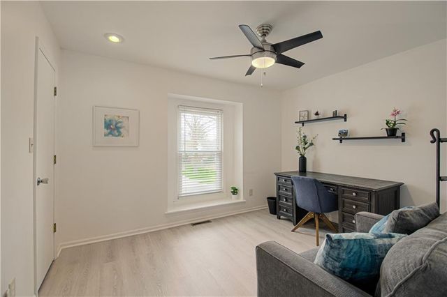 1708 SE 7th Terrace, Lee's Summit, MO 64063