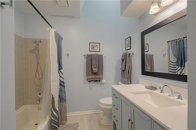 1708 SE 7th Terrace, Lee's Summit, MO 64063