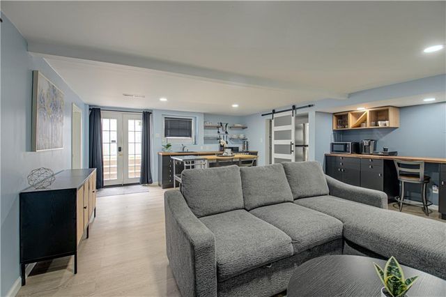 1708 SE 7th Terrace, Lee's Summit, MO 64063