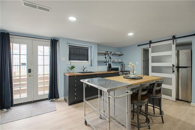 1708 SE 7th Terrace, Lee's Summit, MO 64063