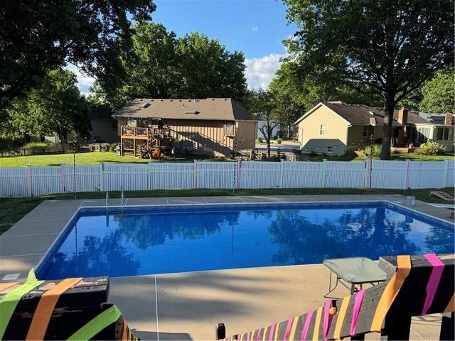 1708 SE 7th Terrace, Lee's Summit, MO 64063