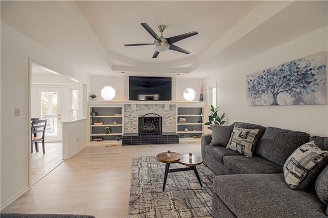 1708 SE 7th Terrace, Lee's Summit, MO 64063