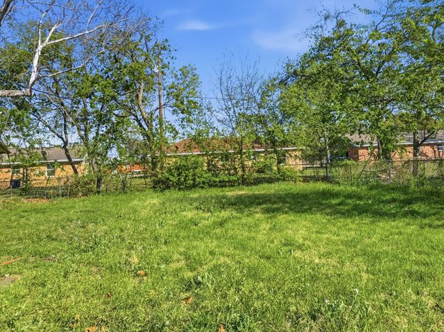 240 Tom Sawyer Street, Evant, TX 76525