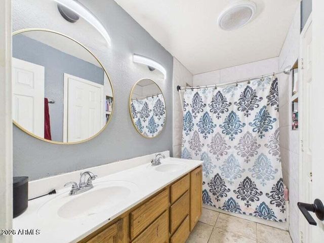 1302 N BEDFORD Drive, Chandler, AZ 85225