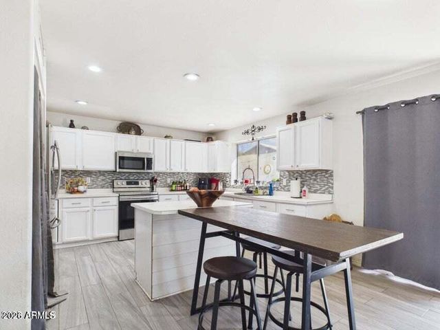 1302 N BEDFORD Drive, Chandler, AZ 85225